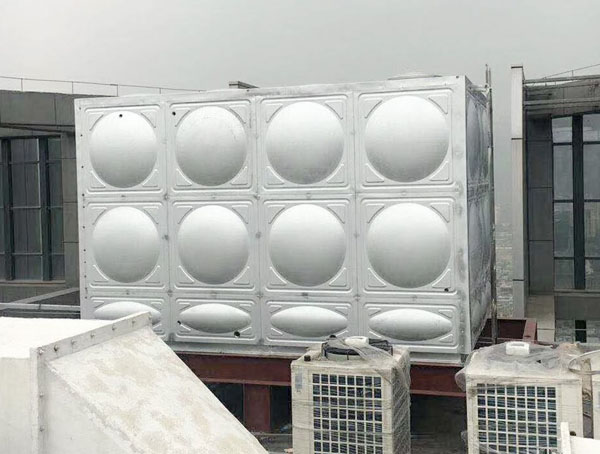 科技大楼50T方形保温水箱施工展示